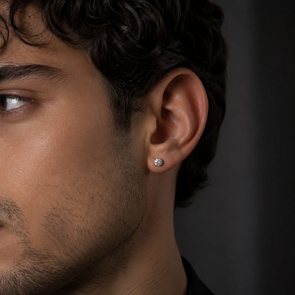 Orecchino da uomo con diamante