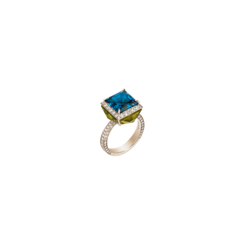 ANELLO PIAZZETTA IN ORO GIALLO CON TOPAZIO BLU LONDO E CUSPIDI IN DIAMANTI E AMBRA VERDE - 41189