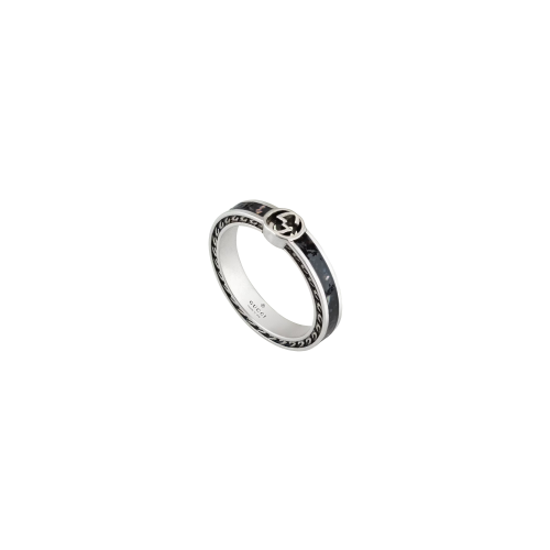 ANELLO INTERLOCKING GG IN ARGENTO E SMALTO GRANIGLIA NERO - YBC701620001