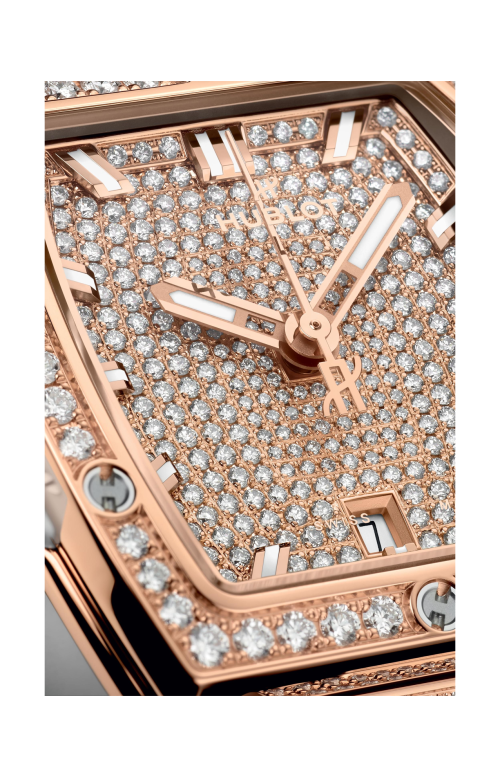 Accedi alla scheda di Hublot SPIRIT OF BIG BANG KING GOLD WHITE FULL PAV&Eacute; 32 MM - 682.OE.9000.RW.1604