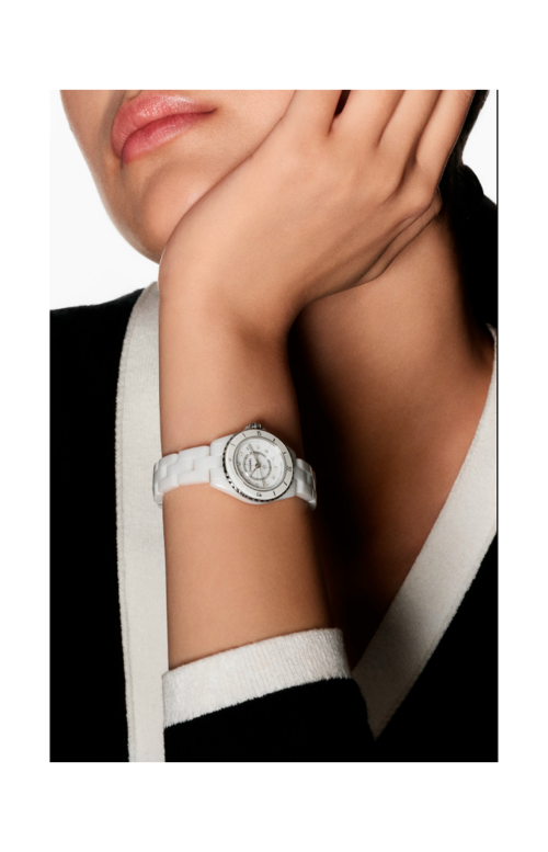 Accedi alla scheda di Chanel J12, 28 MM - H10134