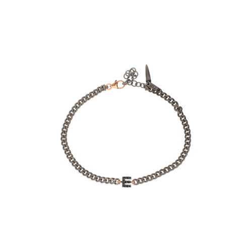 Accedi al prodotto correlato Mano | J . BRACCIALE CON CATENA GROUMETTE IN TITANIO, LETTERA E IN ORO ROSA E DIAMANTI  NERI - KATBRRGBBGROUM_E - KATBRRGBBGROUM_E