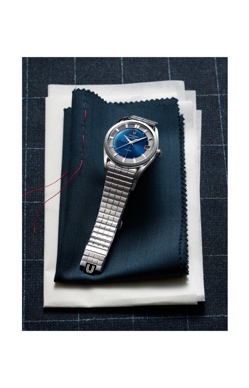 Accedi alla scheda di Universal Gen&egrave;ve LA POLEROUTER DATE BLUE - UGPO002