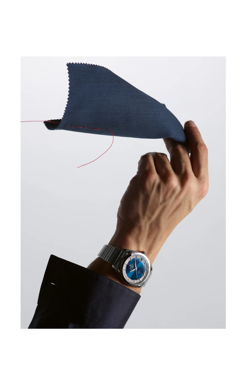 Accedi alla scheda di Universal Gen&egrave;ve LA POLEROUTER DATE BLUE - UGPO002