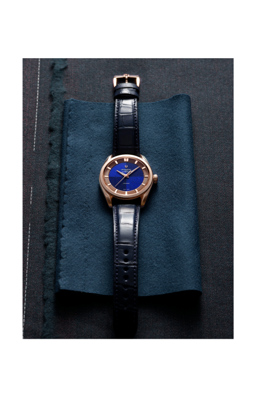 Accedi alla scheda di Universal Gen&egrave;ve LA POLEROUTER HARDSTONE LAPIS LAZULI - UGPO005